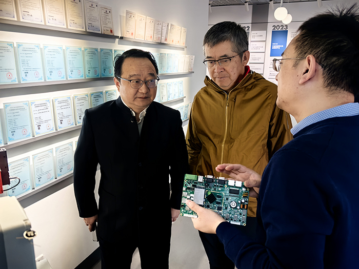 微信图片_20251212102411_706_193.jpg 微信图片_20251212102411_706_193.jpg